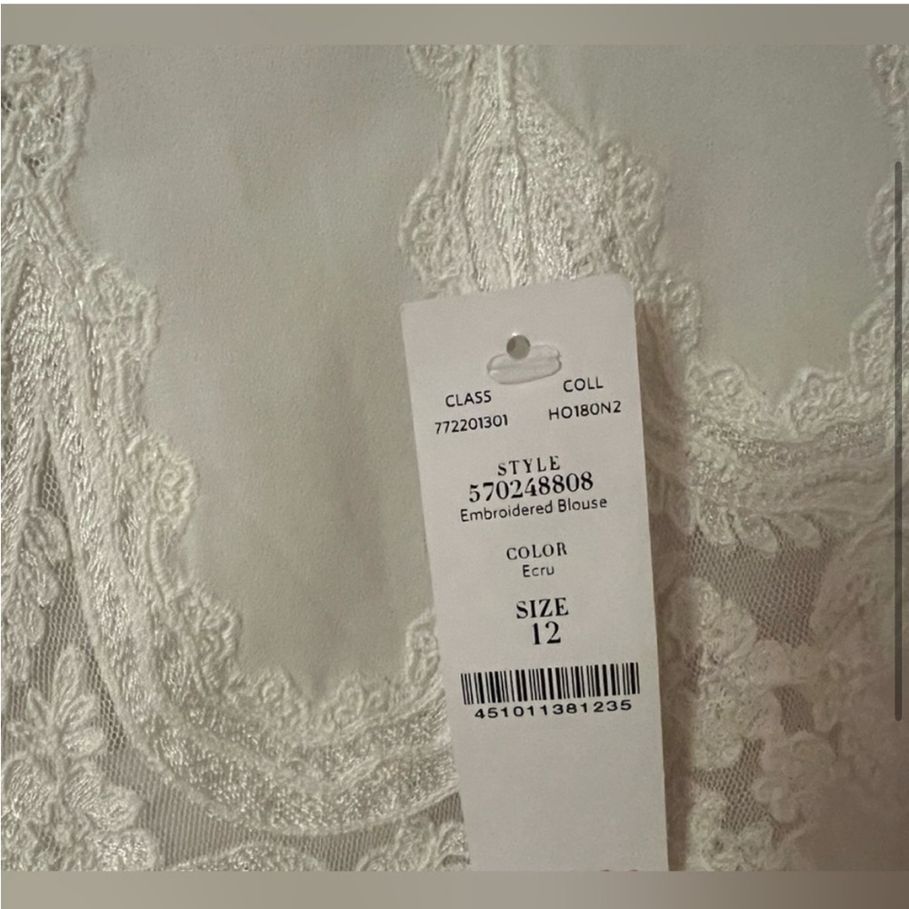 White House black market embroidered blouse size 12 new with tags. - Picture 3 of 4